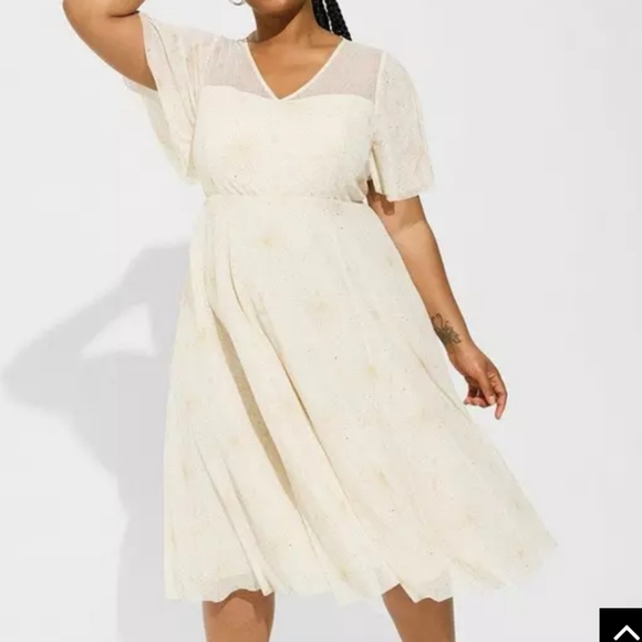 torrid Dresses & Skirts - Torrid Midi Mesh Flutter Sleeve Dress Celestial gold foil print